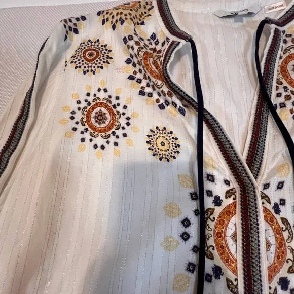 Desigual Cream Blouse with Flutter Sleeves and Graphic Embroidery - Picture 4 of 13